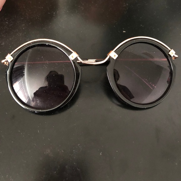 Large Round Black Sunglasses with Gold Rim - Picture 1 of 3